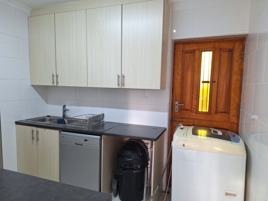 To Let 2 Bedroom Property for Rent in Bothasrus Eastern Cape